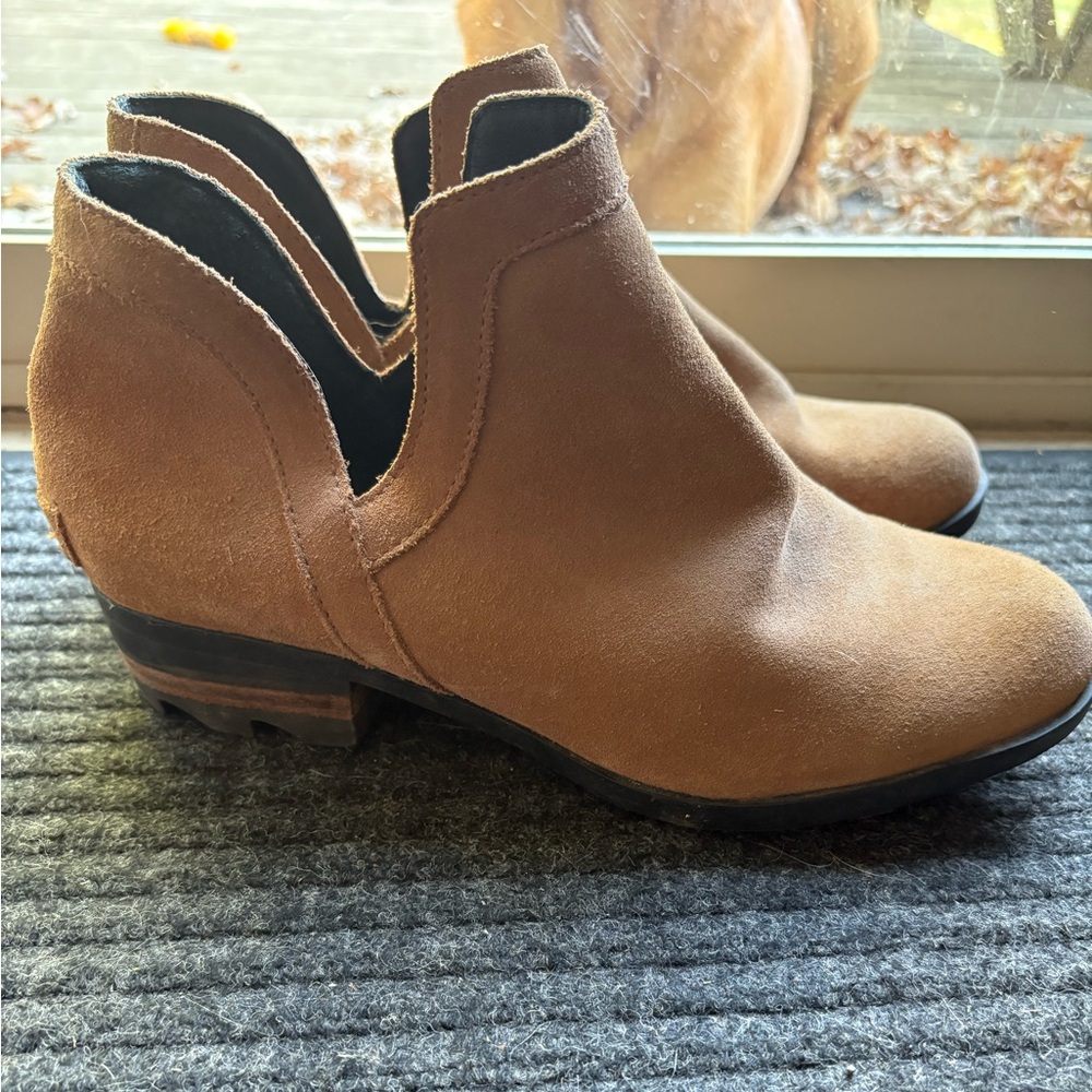 Sorel Tan Ankle Boots